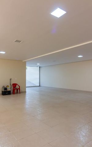Casa de condomínio à venda com 490m², 4 quartos e 6 vagasGaragem