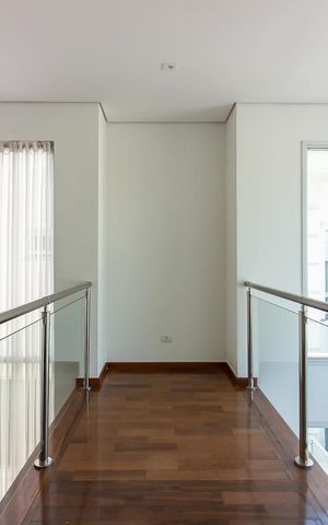 Casa de condomínio à venda com 490m², 4 quartos e 6 vagasCorredor