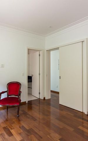 Casa de condomínio à venda com 490m², 4 quartos e 6 vagasSuíte 2 