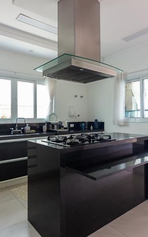 Casa de condomínio à venda com 490m², 4 quartos e 6 vagasCozinha