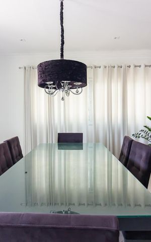 Casa de condomínio à venda com 490m², 4 quartos e 6 vagasSala