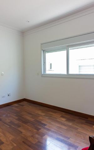 Casa de condomínio à venda com 490m², 4 quartos e 6 vagasSuíte 2 