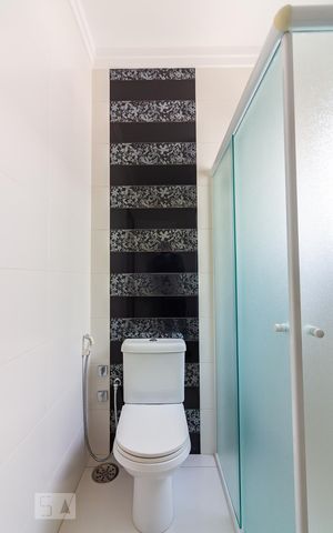 Casa de condomínio à venda com 490m², 4 quartos e 6 vagasBanheiro da Suíte 3