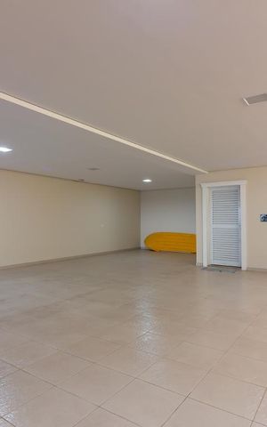 Casa de condomínio à venda com 490m², 4 quartos e 6 vagas Casa de condomínio à venda com 490m², 4 quartos e 6 vagasGaragem