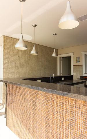 Casa de condomínio à venda com 490m², 4 quartos e 6 vagasVaranda gourmet