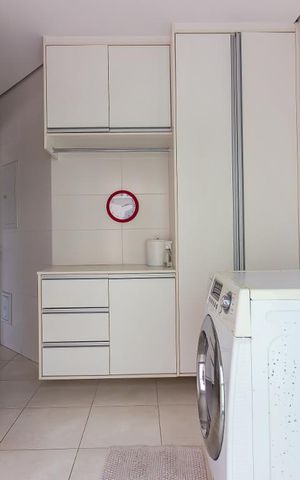 Casa de condomínio à venda com 490m², 4 quartos e 6 vagasÁrea de Serviço 