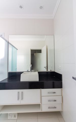 Casa de condomínio à venda com 490m², 4 quartos e 6 vagasBanheiro da Suíte 3