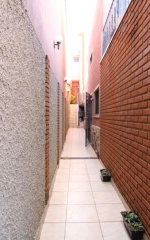 Casa à venda com 285m², 4 quartos e 2 vagasCorredor 