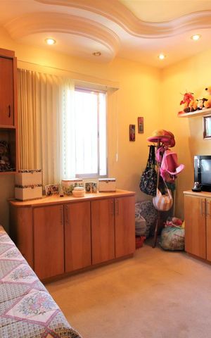 Casa à venda com 285m², 4 quartos e 2 vagasQuarto 2 