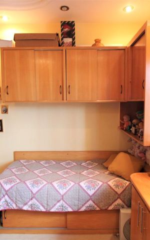 Casa à venda com 285m², 4 quartos e 2 vagasQuarto 2 