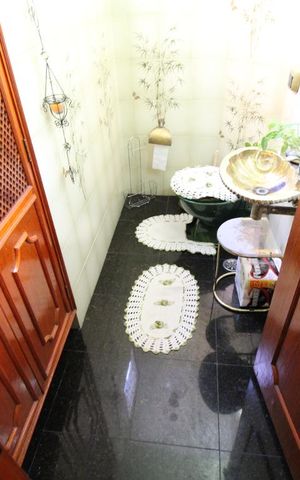 Casa à venda com 285m², 4 quartos e 2 vagasLavabo 