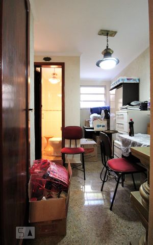 Casa à venda com 285m², 4 quartos e 2 vagasEscritório 