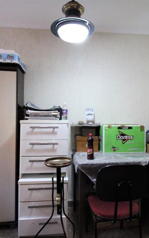 Casa à venda com 285m², 4 quartos e 2 vagasEscritório 