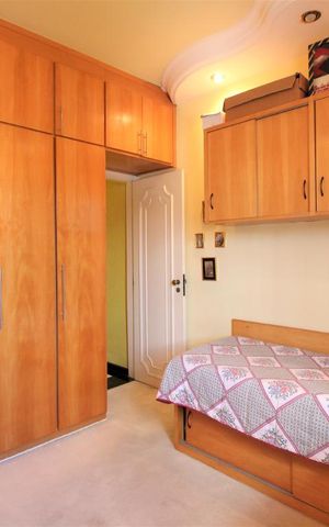 Casa à venda com 285m², 4 quartos e 2 vagasQuarto 2 