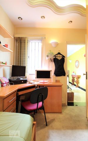 Casa à venda com 285m², 4 quartos e 2 vagasQuarto 3 