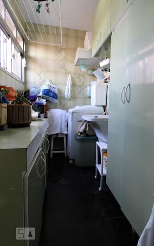 Casa à venda com 285m², 4 quartos e 2 vagasÁrea de serviço 