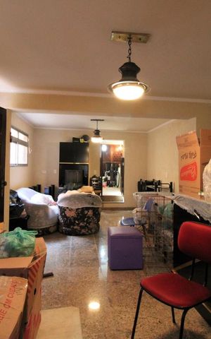 Casa à venda com 285m², 4 quartos e 2 vagasSalão de festas 