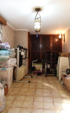 Casa à venda com 285m², 4 quartos e 2 vagasAdega 