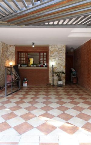 Casa à venda com 285m², 4 quartos e 2 vagasGaragem 