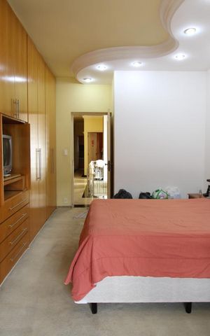 Casa à venda com 285m², 4 quartos e 2 vagasSuíte 
