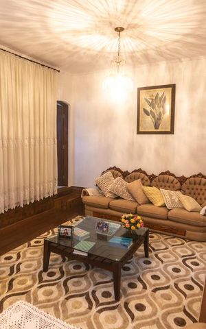 Casa para alugar com 530m², 4 quartos e 8 vagasSala de estar 02