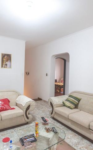 Casa para alugar com 530m², 4 quartos e 8 vagasSala de estar 03