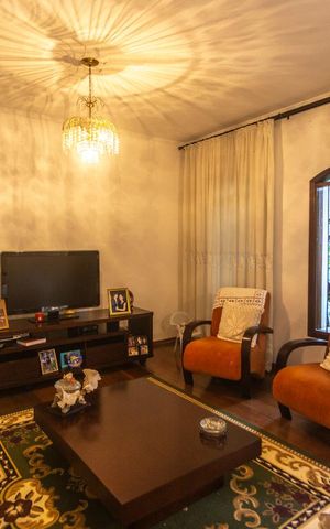 Casa para alugar com 530m², 4 quartos e 8 vagasSala de estar 01