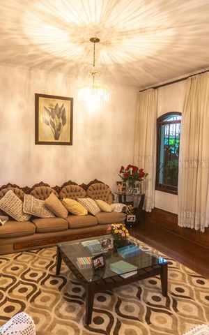 Casa para alugar com 530m², 4 quartos e 8 vagasSala de estar 02