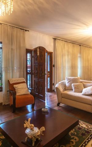 Casa para alugar com 530m², 4 quartos e 8 vagasSala de estar 01