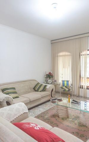 Casa para alugar com 530m², 4 quartos e 8 vagasSala de estar 03