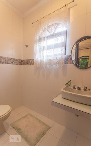 Casa para alugar com 530m², 4 quartos e 8 vagasLavabo 