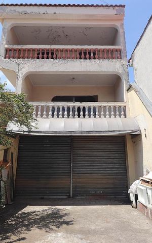 Casa à venda com 401m², 4 quartos e 3 vagasFachada