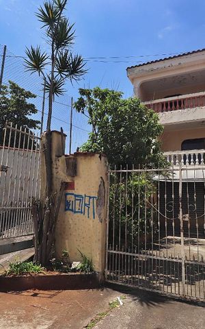 Casa à venda com 401m², 4 quartos e 3 vagasFachada