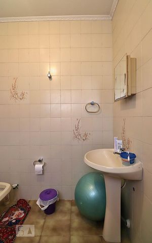 Casa à venda com 401m², 4 quartos e 3 vagasBanheiro da Suíte 1