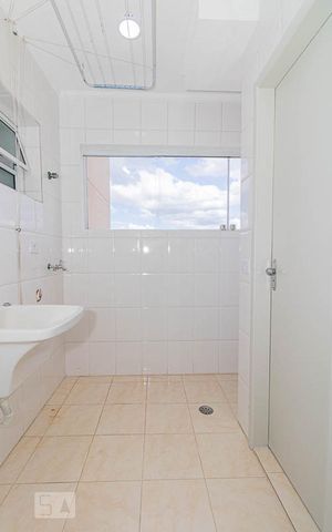 Apartamento à venda com 84m², 3 quartos e 2 vagas Apartamento à venda com 84m², 3 quartos e 2 vagasÁrea de Serviço