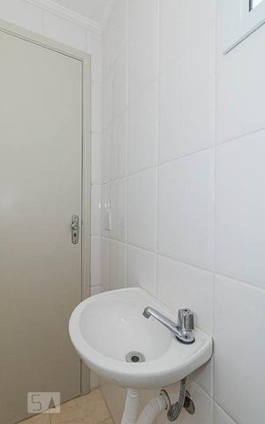 Apartamento à venda com 84m², 3 quartos e 2 vagas Apartamento à venda com 84m², 3 quartos e 2 vagasBanheiro de Serviço