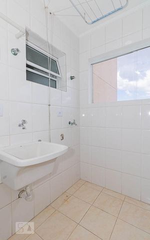 Apartamento à venda com 84m², 3 quartos e 2 vagas Apartamento à venda com 84m², 3 quartos e 2 vagasÁrea de Serviço