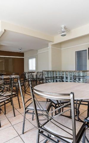 Apartamento à venda com 84m², 3 quartos e 2 vagas Apartamento à venda com 84m², 3 quartos e 2 vagasÁrea comum - Salão de festas