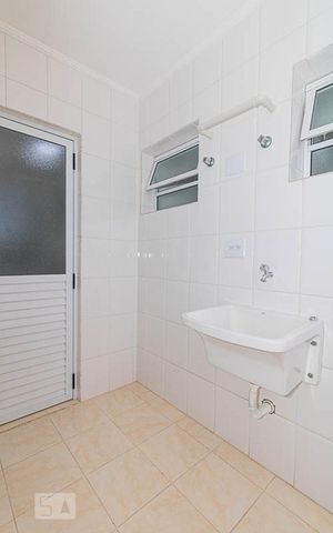 Apartamento à venda com 84m², 3 quartos e 2 vagas Apartamento à venda com 84m², 3 quartos e 2 vagasÁrea de Serviço