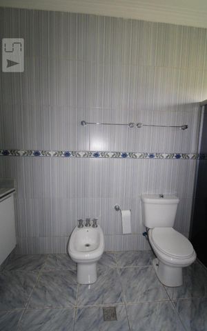 Casa à venda com 450m², 3 quartos e 4 vagasBanheiro - Quarto 4