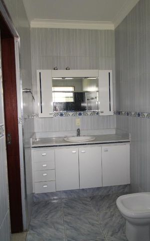 Casa à venda com 450m², 3 quartos e 4 vagasBanheiro - Quarto 4