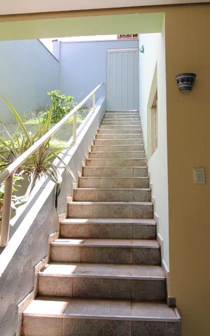 Casa à venda com 450m², 3 quartos e 4 vagasAcesso pela frente
