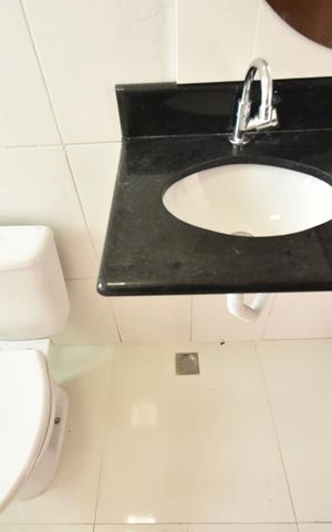 Casa à venda com 225m², 3 quartos e 3 vagasBanheiro da suite