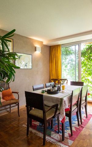 Casa à venda com 400m², 4 quartos e 2 vagas Casa à venda com 400m², 4 quartos e 2 vagasSala