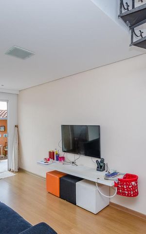 Casa à venda com 371m², 5 quartos e 3 vagas Casa à venda com 371m², 5 quartos e 3 vagasSala piso inferior