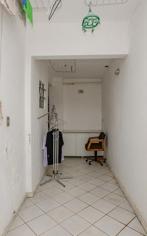 Casa à venda com 371m², 5 quartos e 3 vagas Casa à venda com 371m², 5 quartos e 3 vagasÁrea de Serviço 2