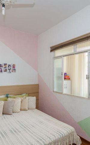 Casa à venda com 371m², 5 quartos e 3 vagas Casa à venda com 371m², 5 quartos e 3 vagasQuarto 3
