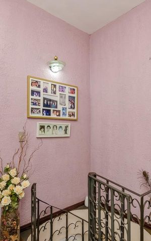 Casa à venda com 371m², 5 quartos e 3 vagas Casa à venda com 371m², 5 quartos e 3 vagasCorredor