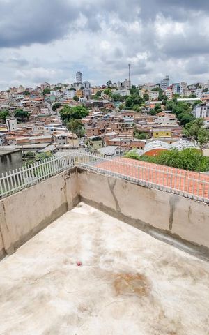 Casa à venda com 371m², 5 quartos e 3 vagas Casa à venda com 371m², 5 quartos e 3 vagasÁrea Externa