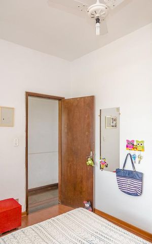 Casa à venda com 371m², 5 quartos e 3 vagas Casa à venda com 371m², 5 quartos e 3 vagasQuarto 3